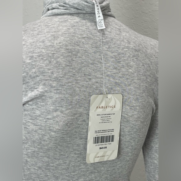 Fabletics XS Silver TurtleNeck Top Long Sleeve - Picture 8 of 9